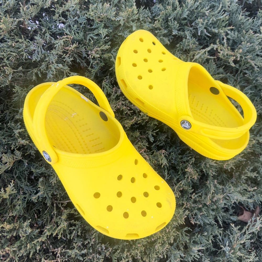 Crocs Adult Classic Clogs Unisex‎ Size M4 W6 Yellow Sandals
